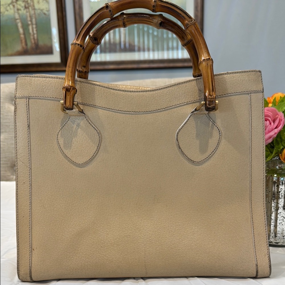 Authentic Gucci Beige Leather Tote Bag with Bamboo Handles - Picture 2 of 14